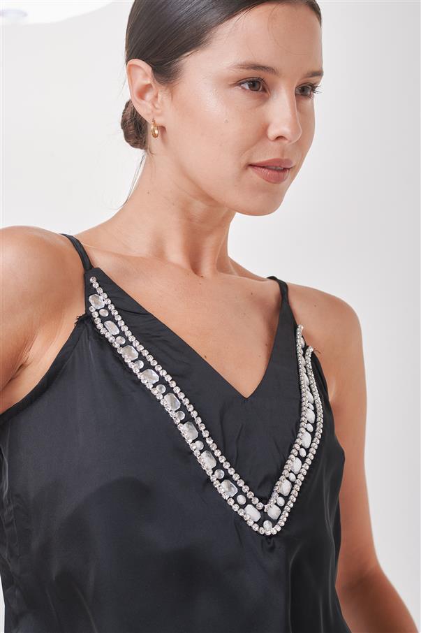 Musculosa Sakai de Saten con Piedras GUK297