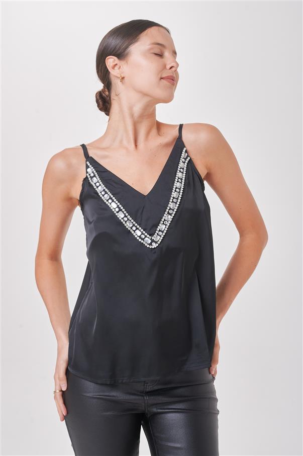 Musculosa Sakai de Saten con Piedras GUK297