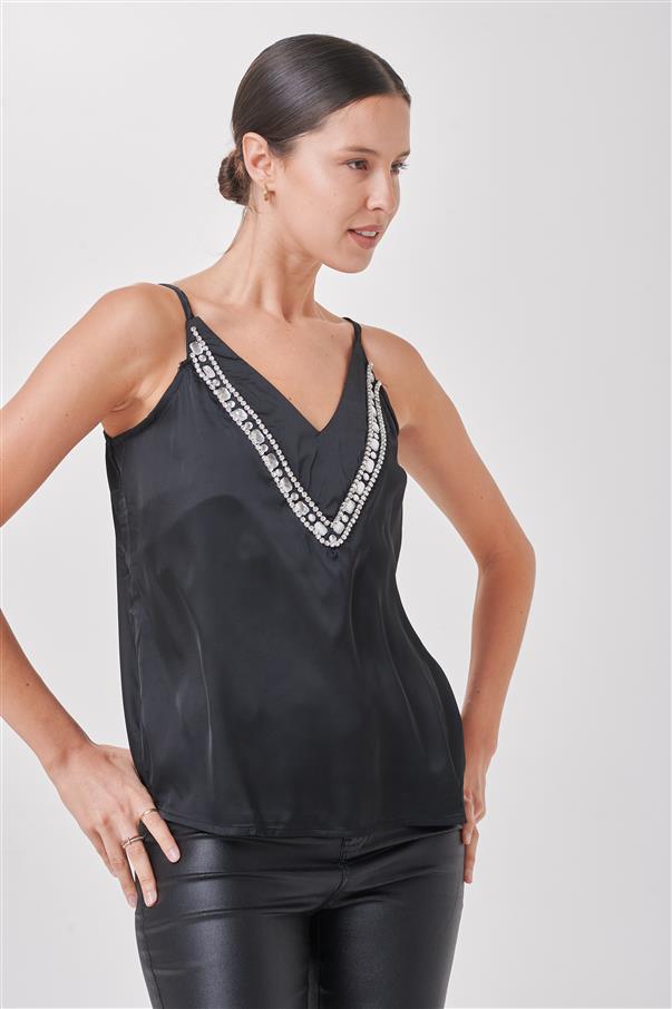 Musculosa Sakai de Saten con Piedras GUK297