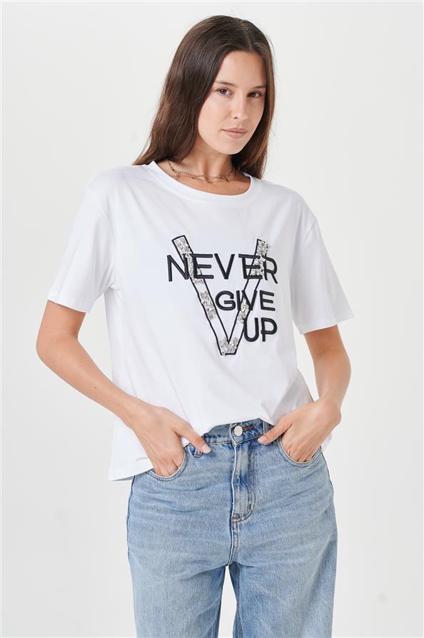 Remera Never Give Up Bordada GU2123